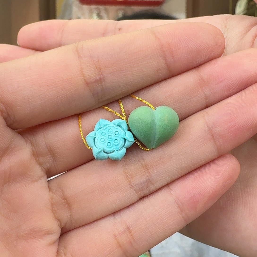 月****绿松石未镶嵌珠宝奇石