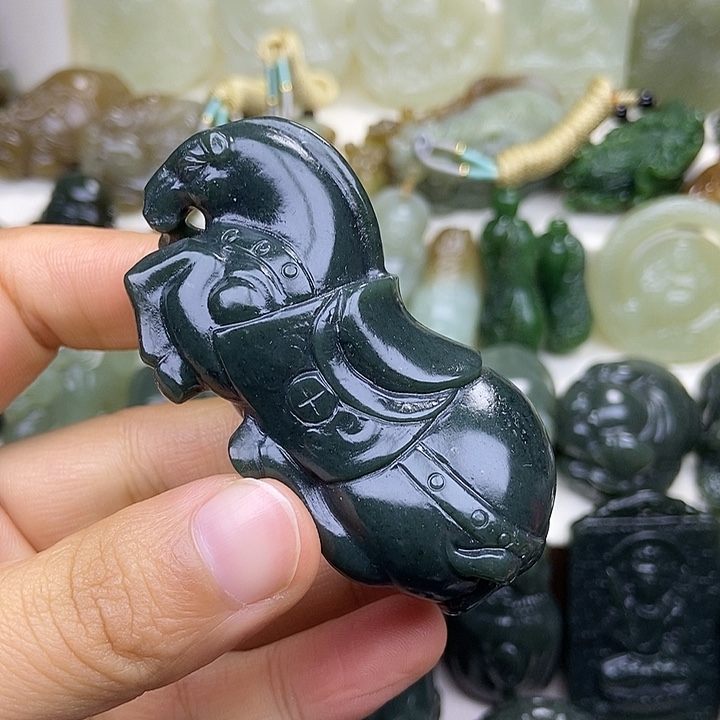 和田玉未镶嵌颈饰