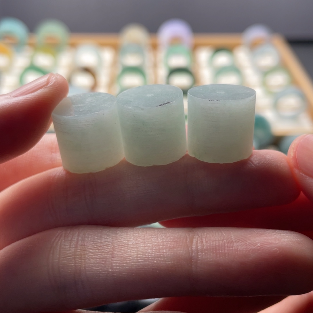 定制翡翠未镶嵌翡翠