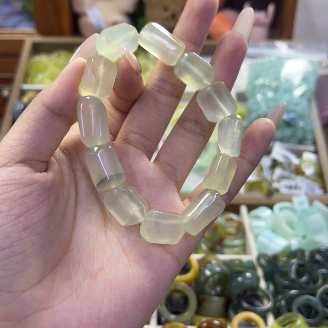 蛇纹石玉未镶嵌手镯7