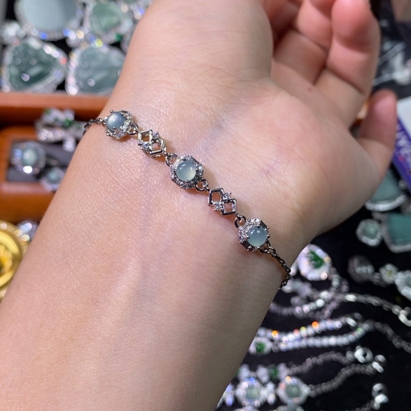 【闪购商品】翡翠颈饰未镶嵌天然