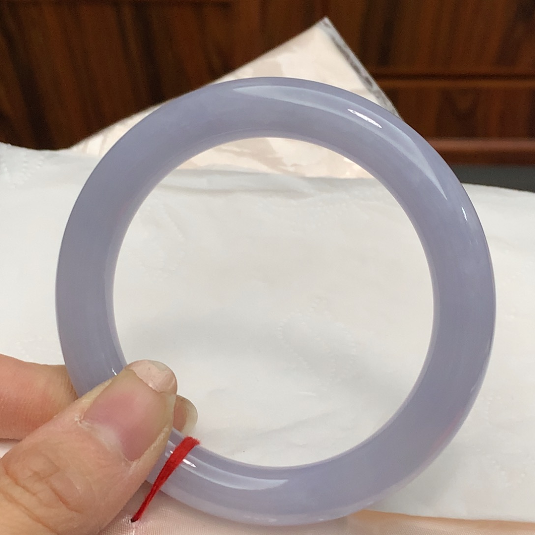 翡翠手镯未镶嵌?**子翡翠手镯未镶嵌56.7圈口