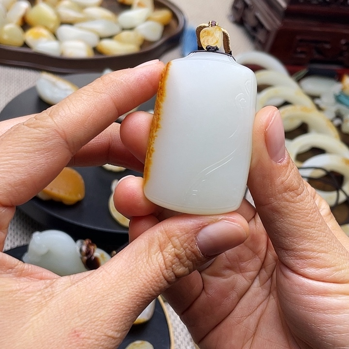 和田玉（子料）未镶嵌颈饰