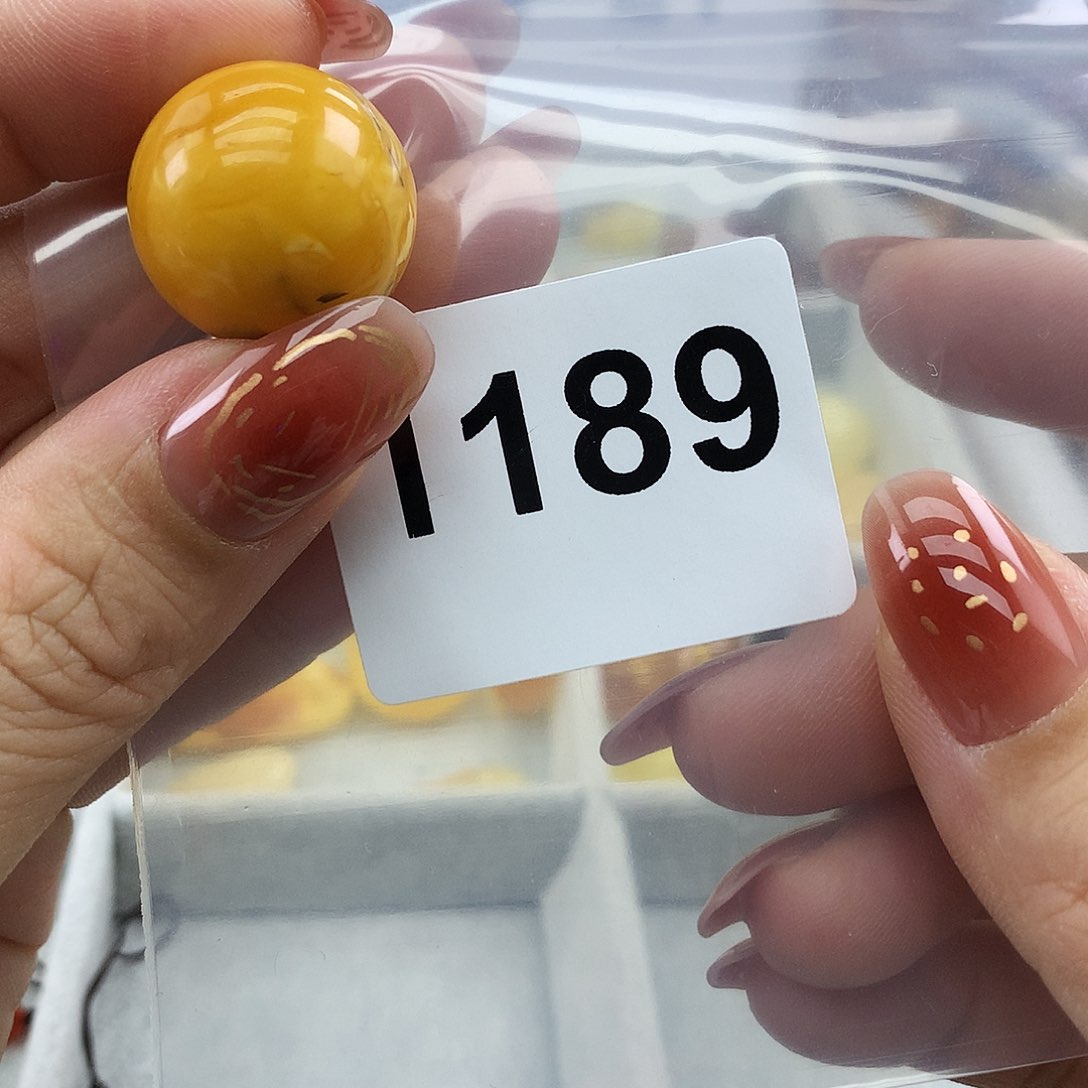 未镶嵌蜜蜡珠宝奇石