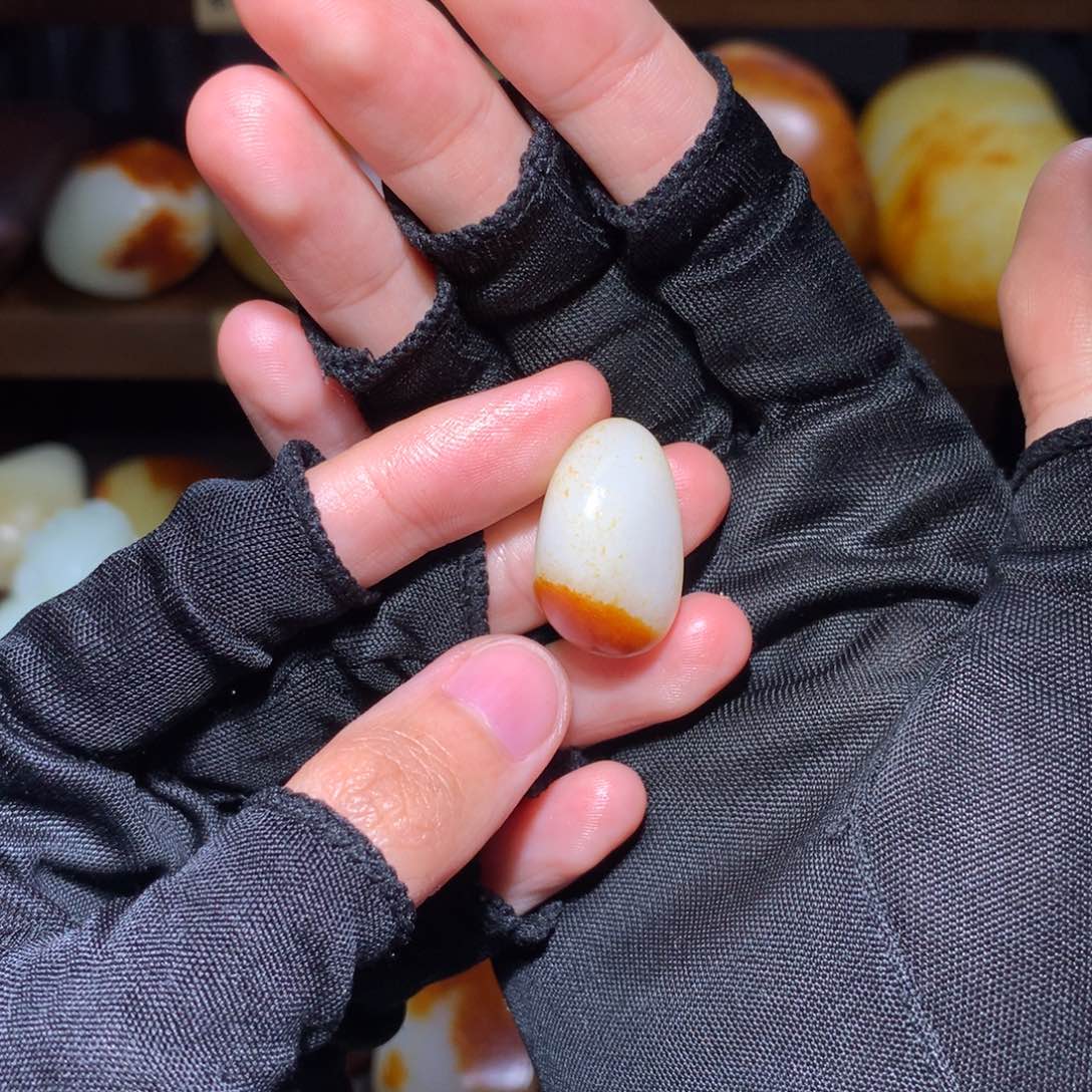 用***2和田玉未镶嵌颈饰