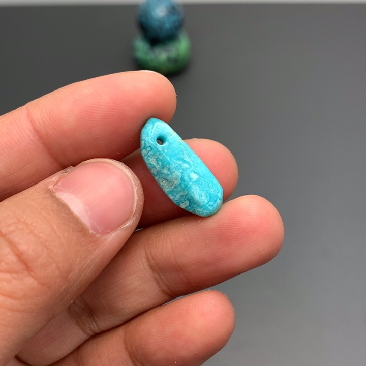 绿松石颈饰未镶嵌