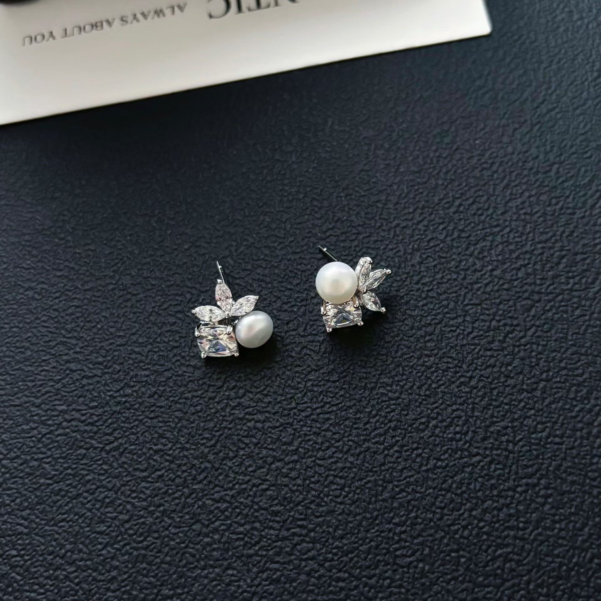 铜合金锆石耳饰 白金电镀大自然淡水珠耳钉