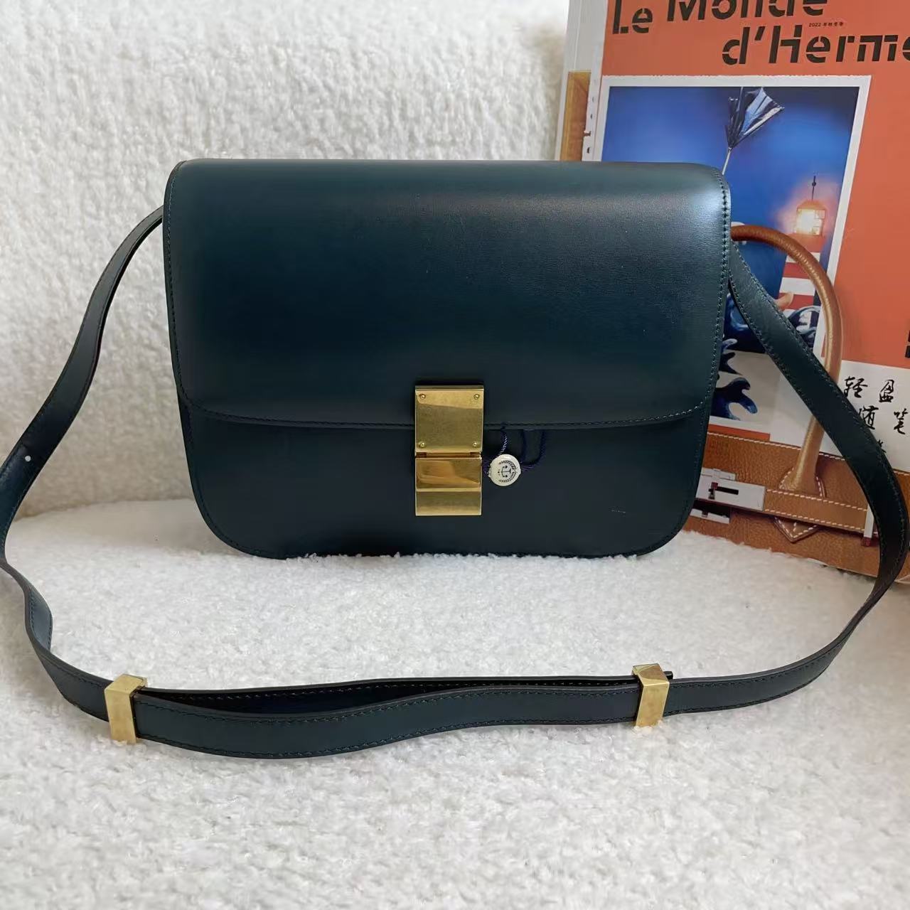 99新 Celine/思琳 亚马逊绿中号包/1766628/12期/代卖服务