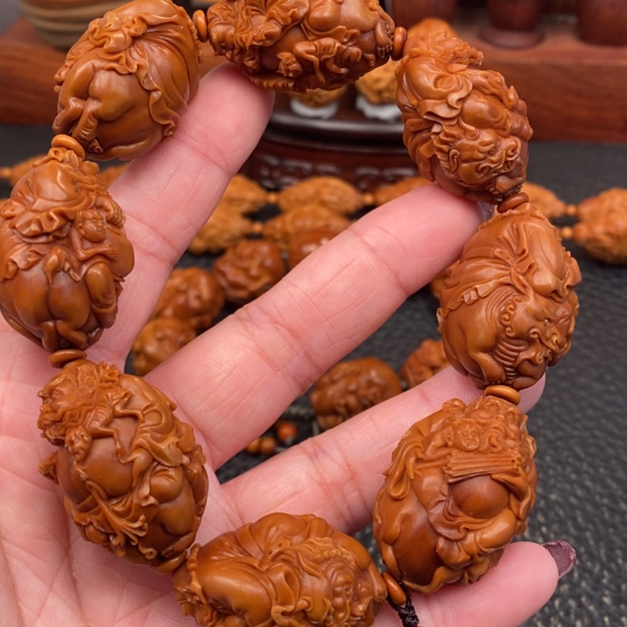 【闪购商品】橄榄核吊坠骑兽钟馗
