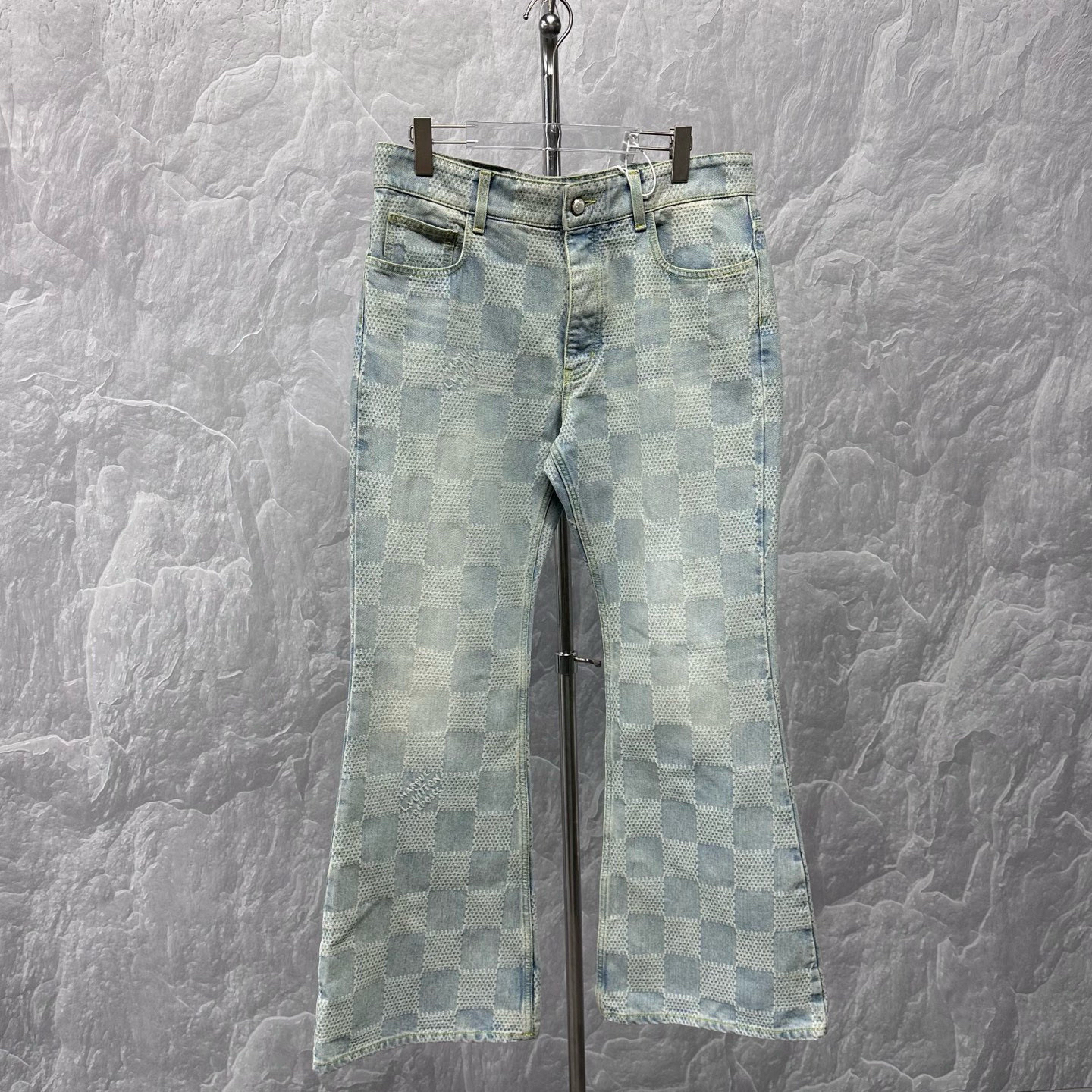 未使用 LouisVuitton/路易威登 SS25棋盘格满印长裤38码O00711