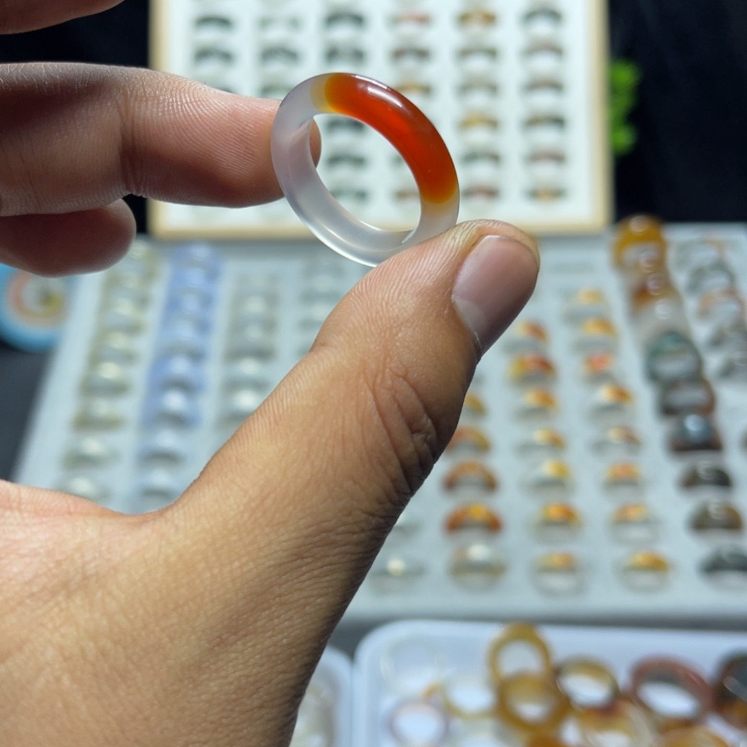 玛瑙/玉髓戒指未镶嵌?