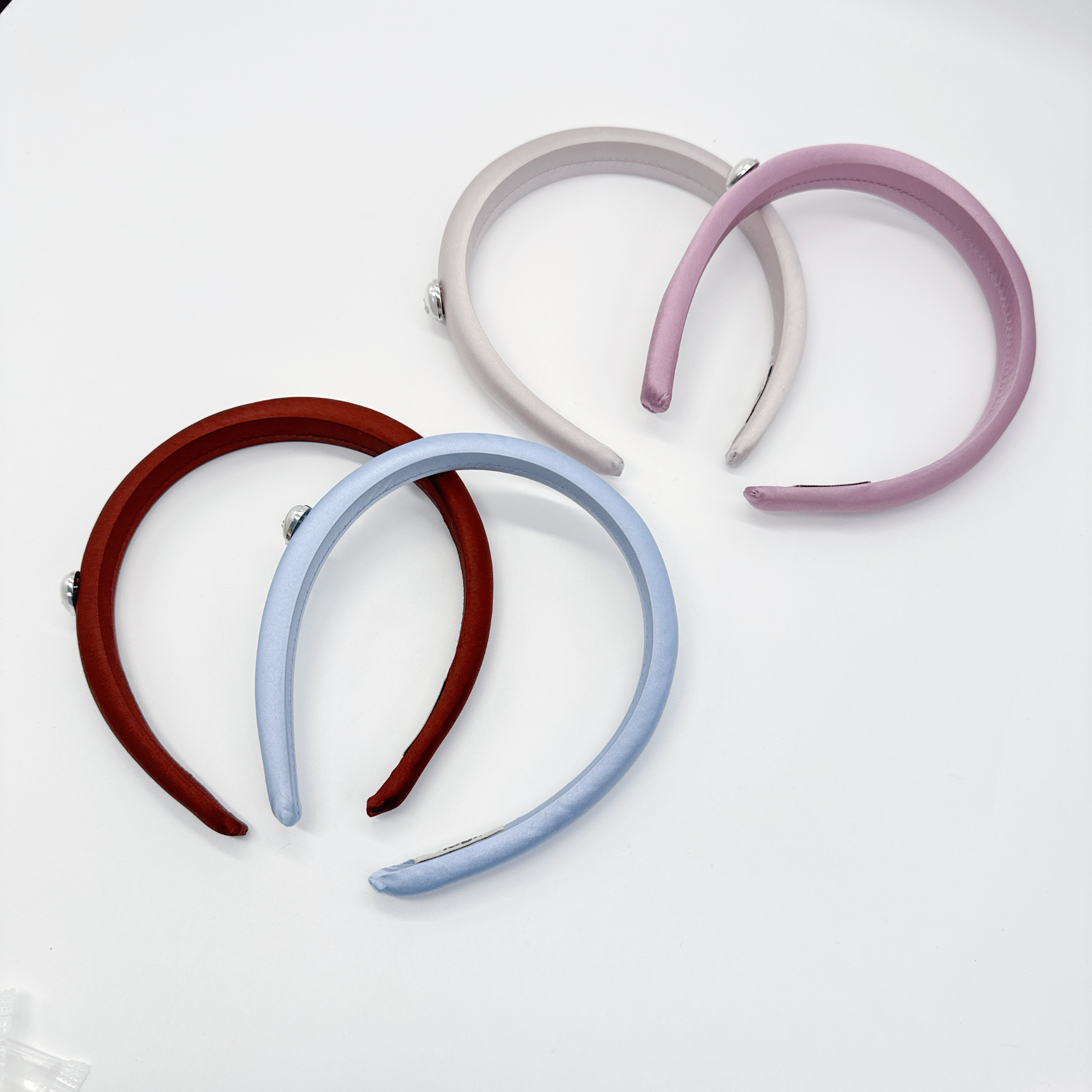 Mi33 亮面韩系字母发箍 F06063F40