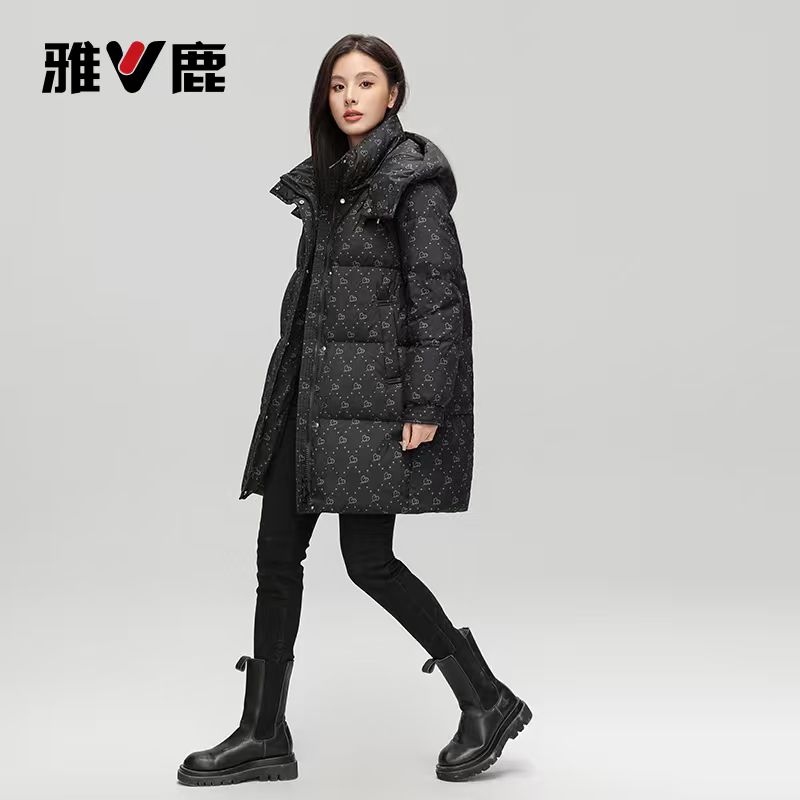 冬季防风90白鸭绒爱心印花羽绒服直筒微宽松户外运动保暖中长款女