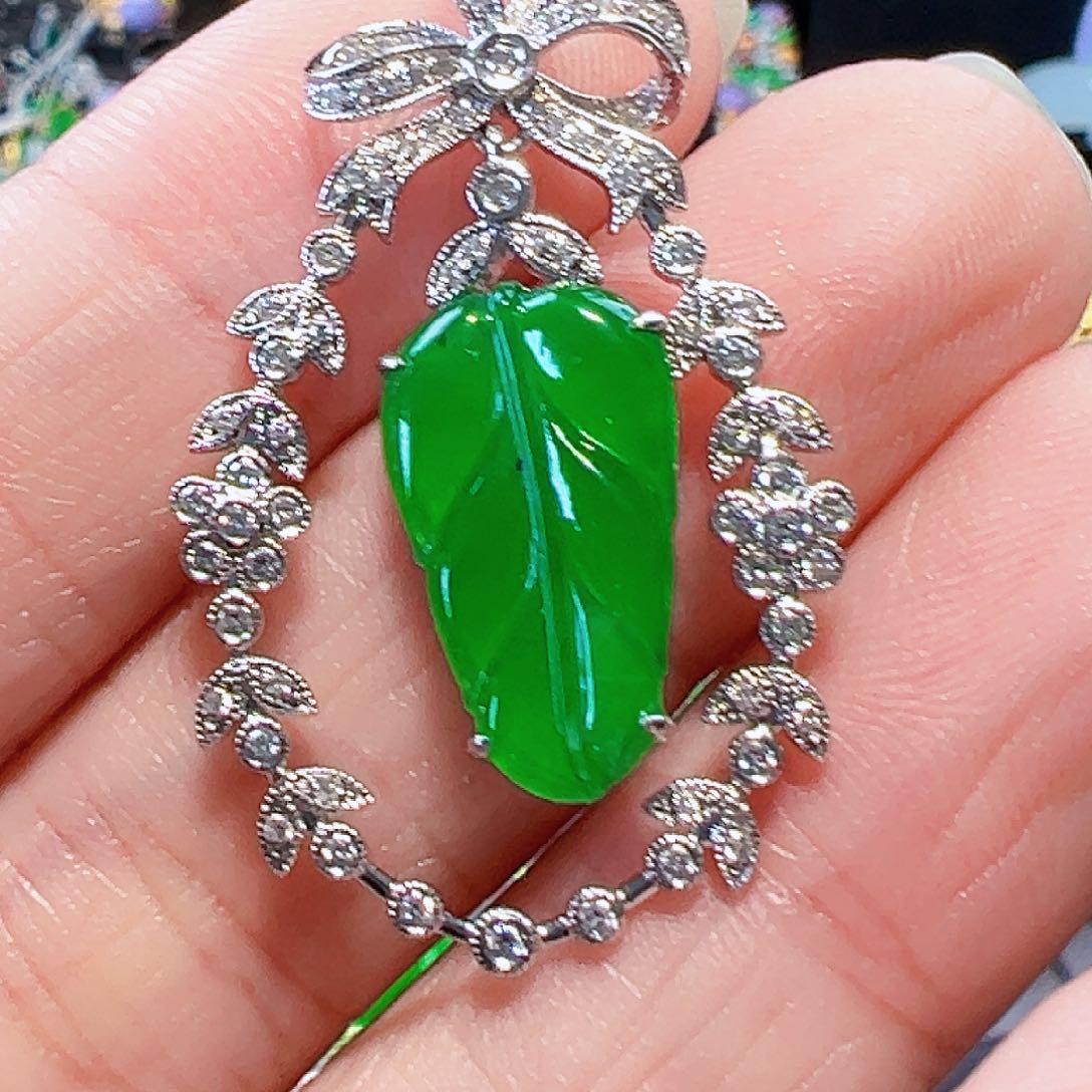 翡翠颈饰18K金镶嵌签收后24小时鉴赏期