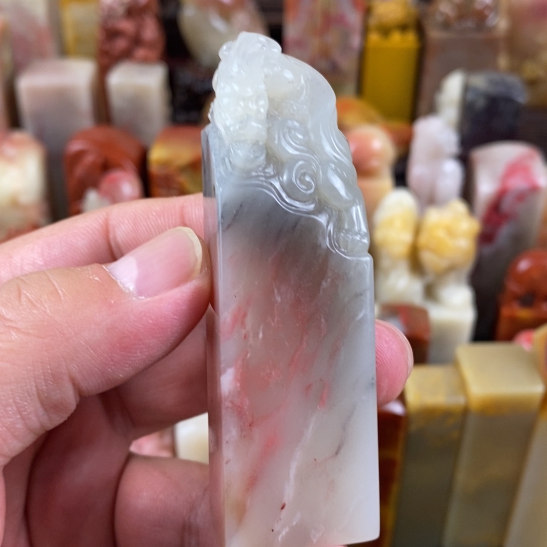 巴林石印石巴林鸡血石手工雕古兽钮章