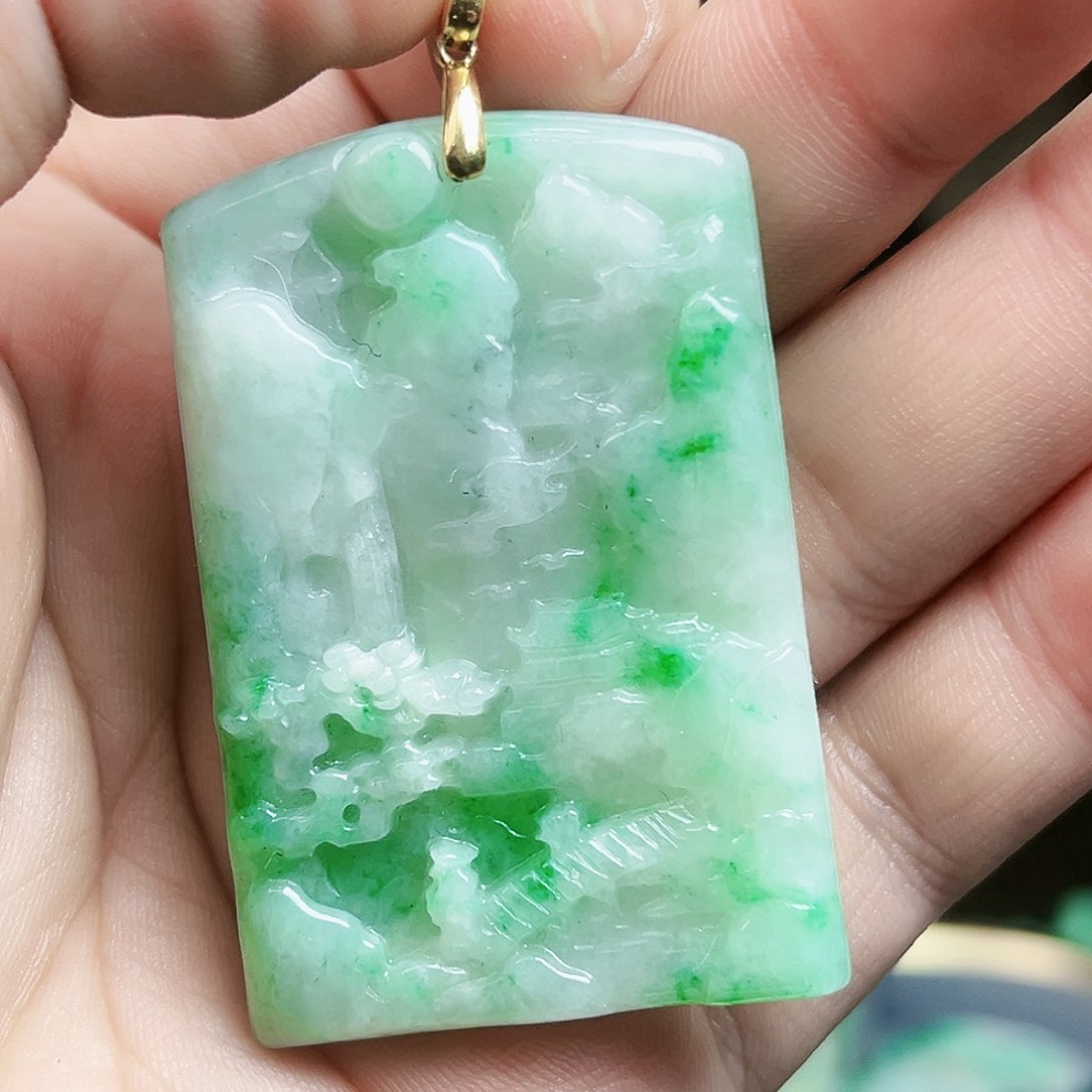 翡翠颈饰18K金镶嵌吊坠