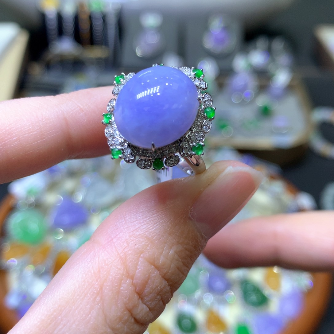 【闪购商品】翡翠颈饰18K金镶嵌翡翠吊坠项链