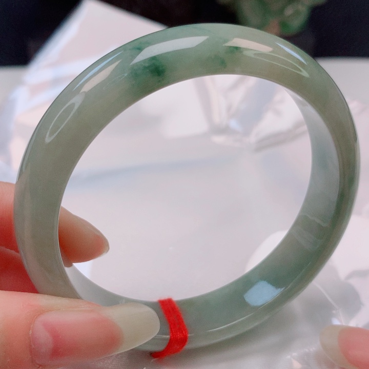 翡翠手镯未镶嵌57圈