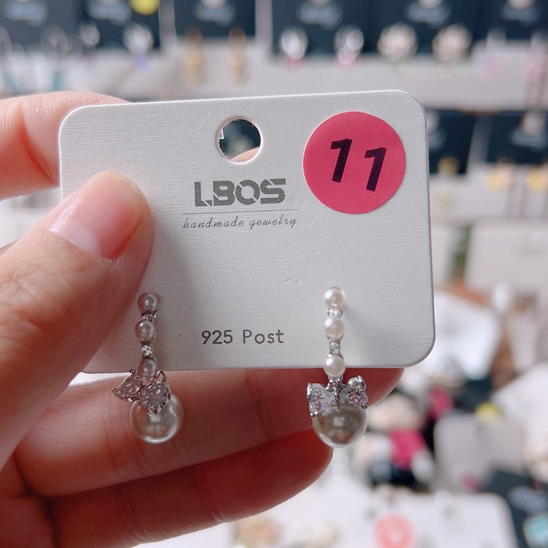 橘***子锆石纯铜合金耳环的颜色