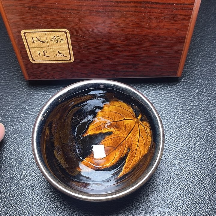 茶盏滴滴答答滴滴答答的