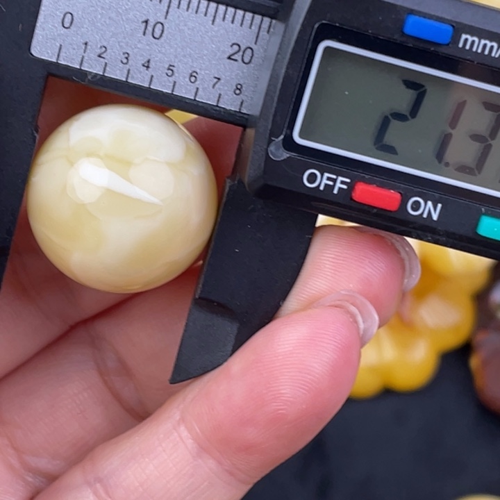 蜜蜡未镶嵌裸石769