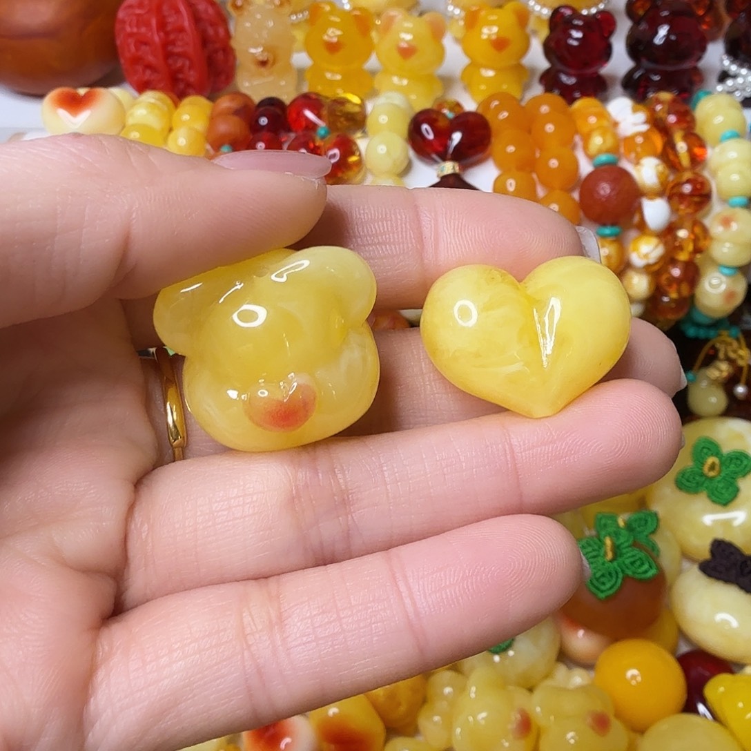 慧***慧非金属熊头和爱心屁桃