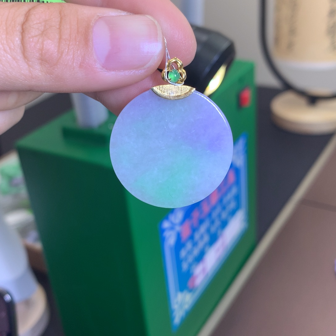 翡翠颈饰18K金镶嵌翡翠