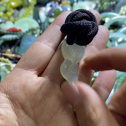 岫玉颈饰未镶嵌挂件