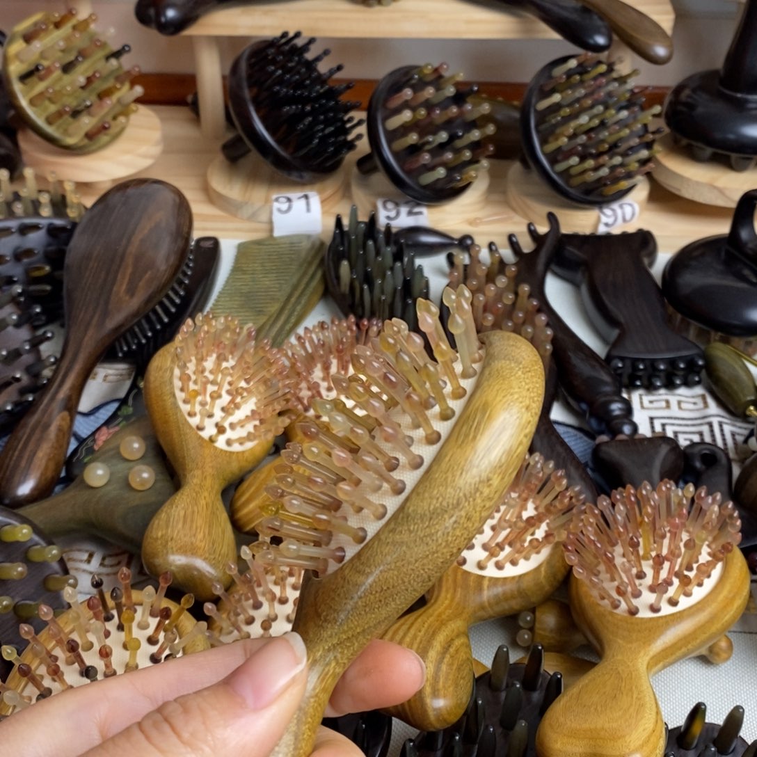 绿檀气垫按摩梳辫子