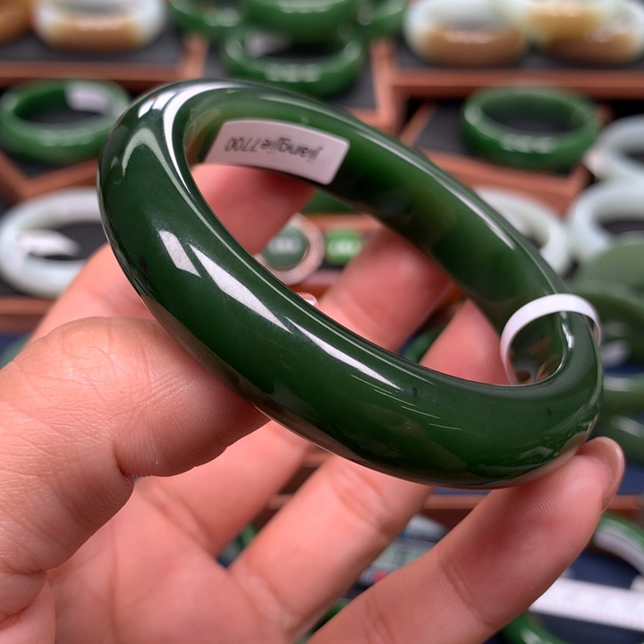 和田玉（碧玉）手镯未镶嵌