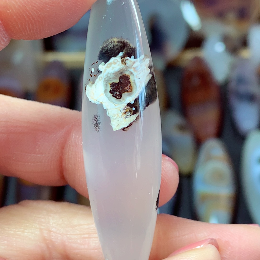 玛瑙/玉髓颈饰未镶嵌