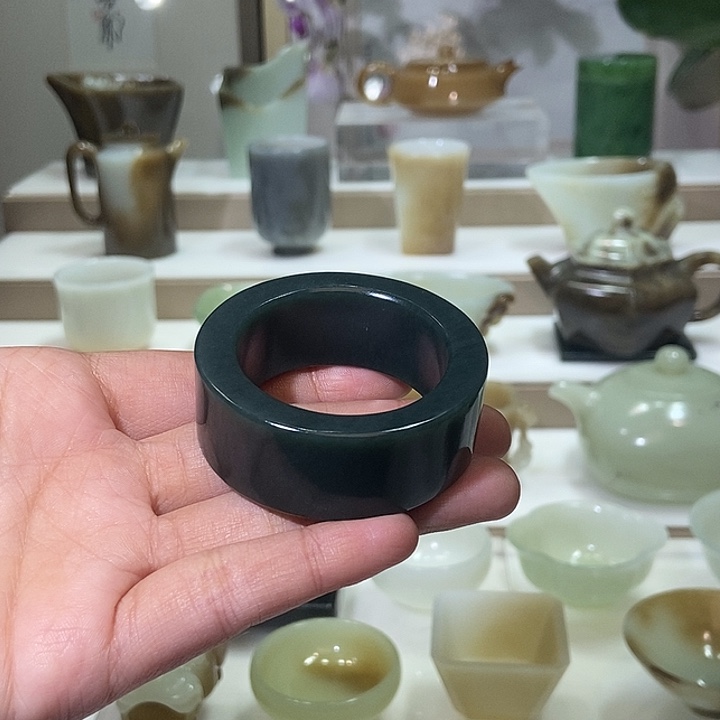 和田玉未镶嵌挂件青玉杯托