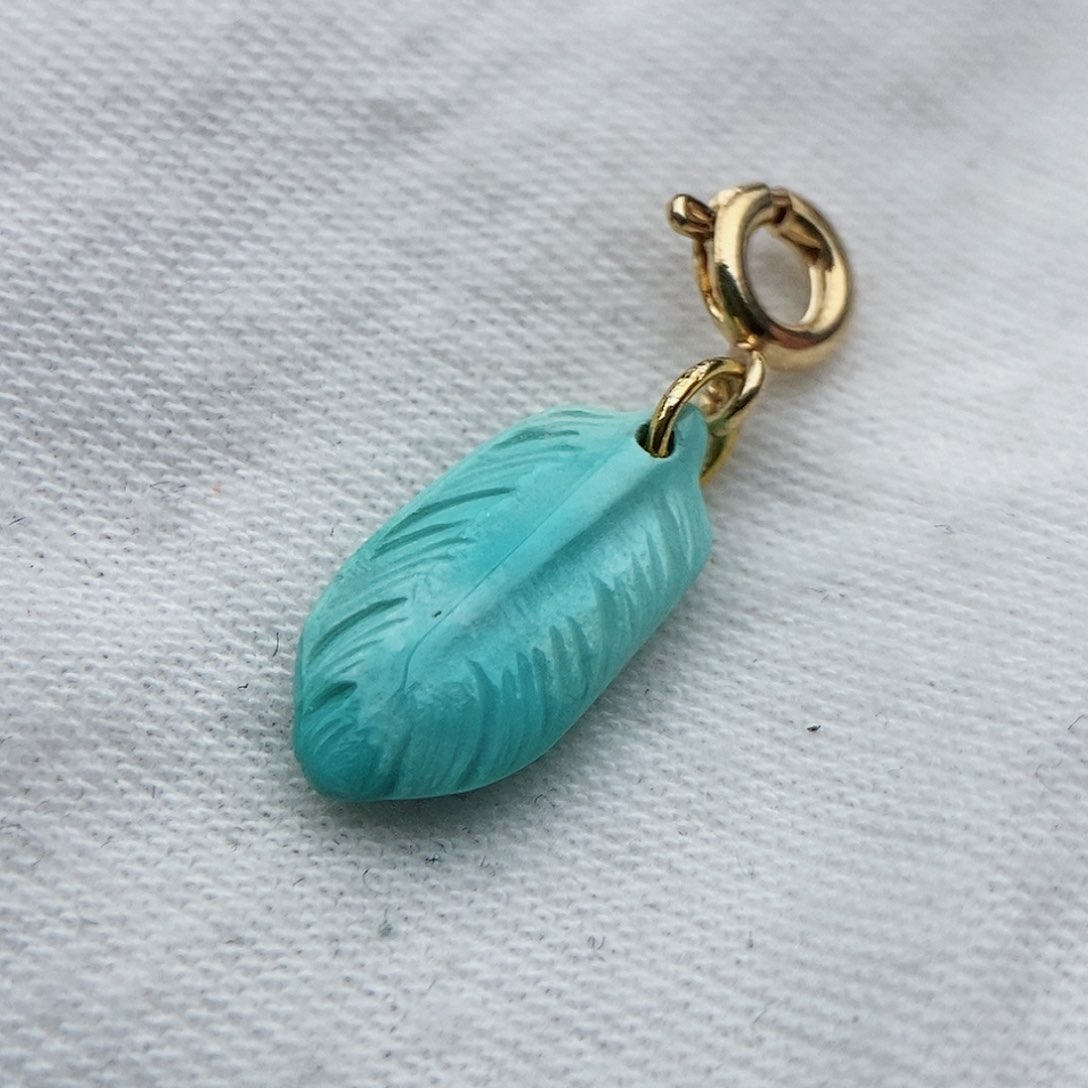 绿松石未镶嵌颈饰