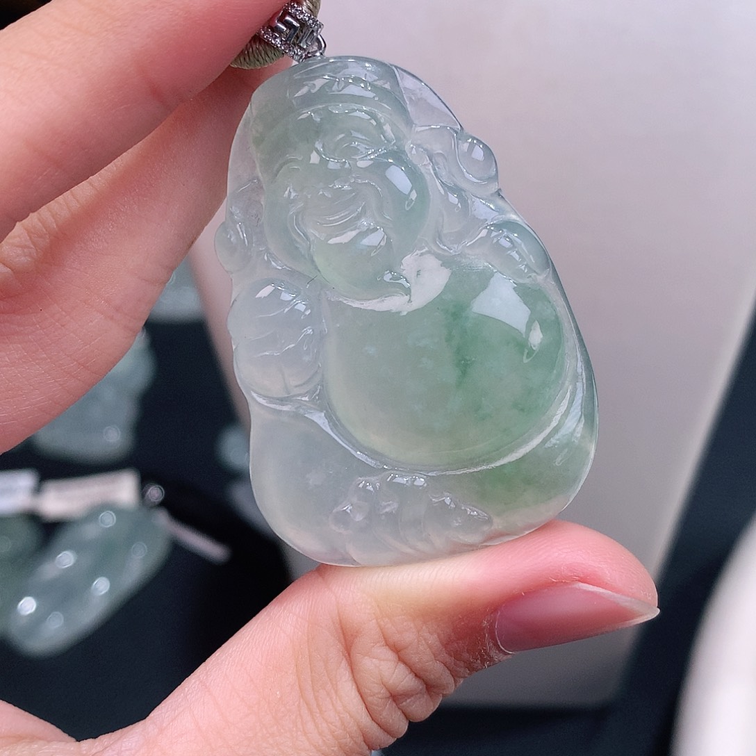 颈饰18K金镶嵌翡翠冰飘绿花大财爷