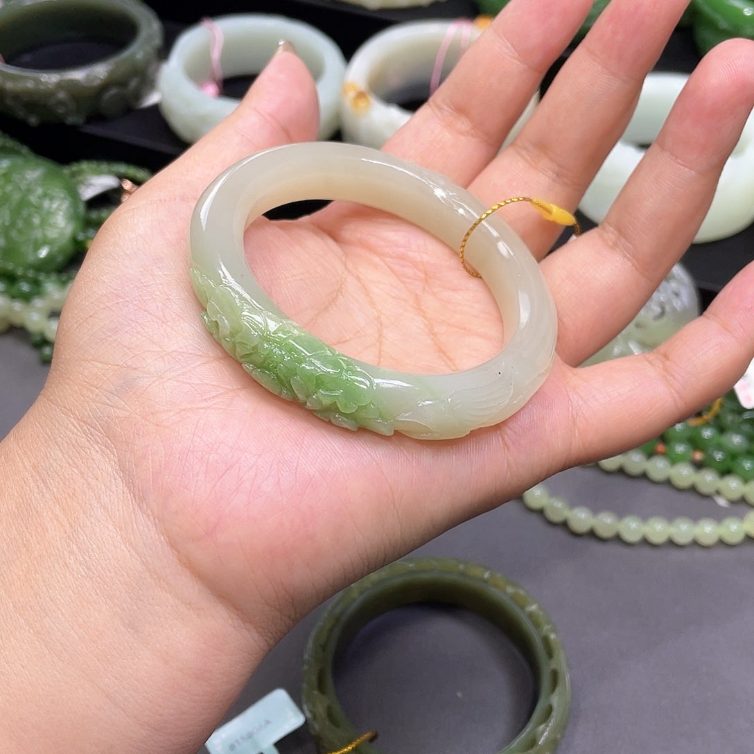 和田玉未镶嵌手镯55圈口51