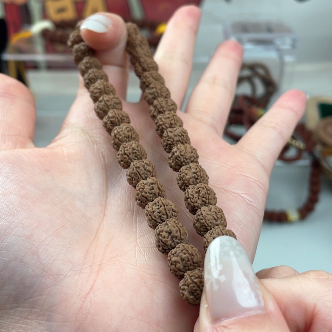 金刚菩提吊坠平细和花王手持各一条