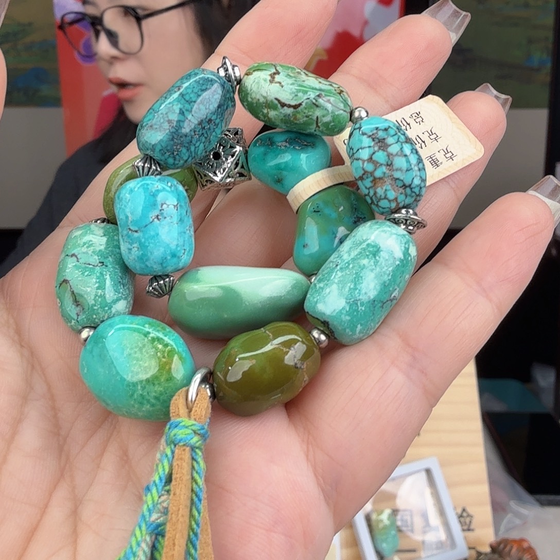 绿松石未镶嵌珠宝奇石