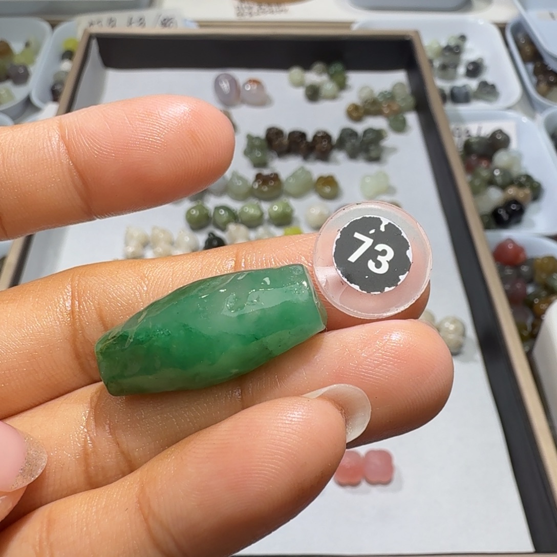 和田玉未镶嵌珠宝奇石