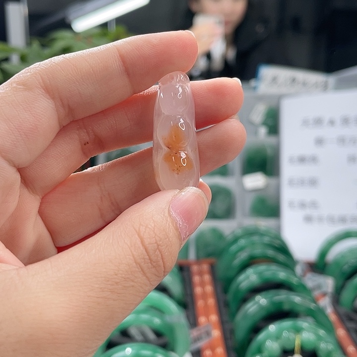 石英质玉颈饰未镶嵌