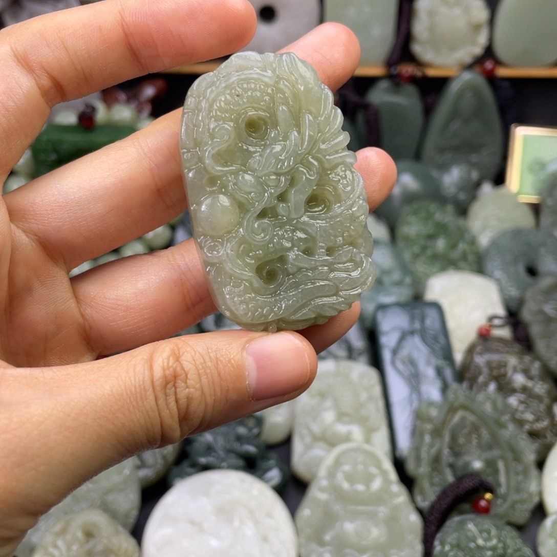 和田玉未镶嵌颈饰