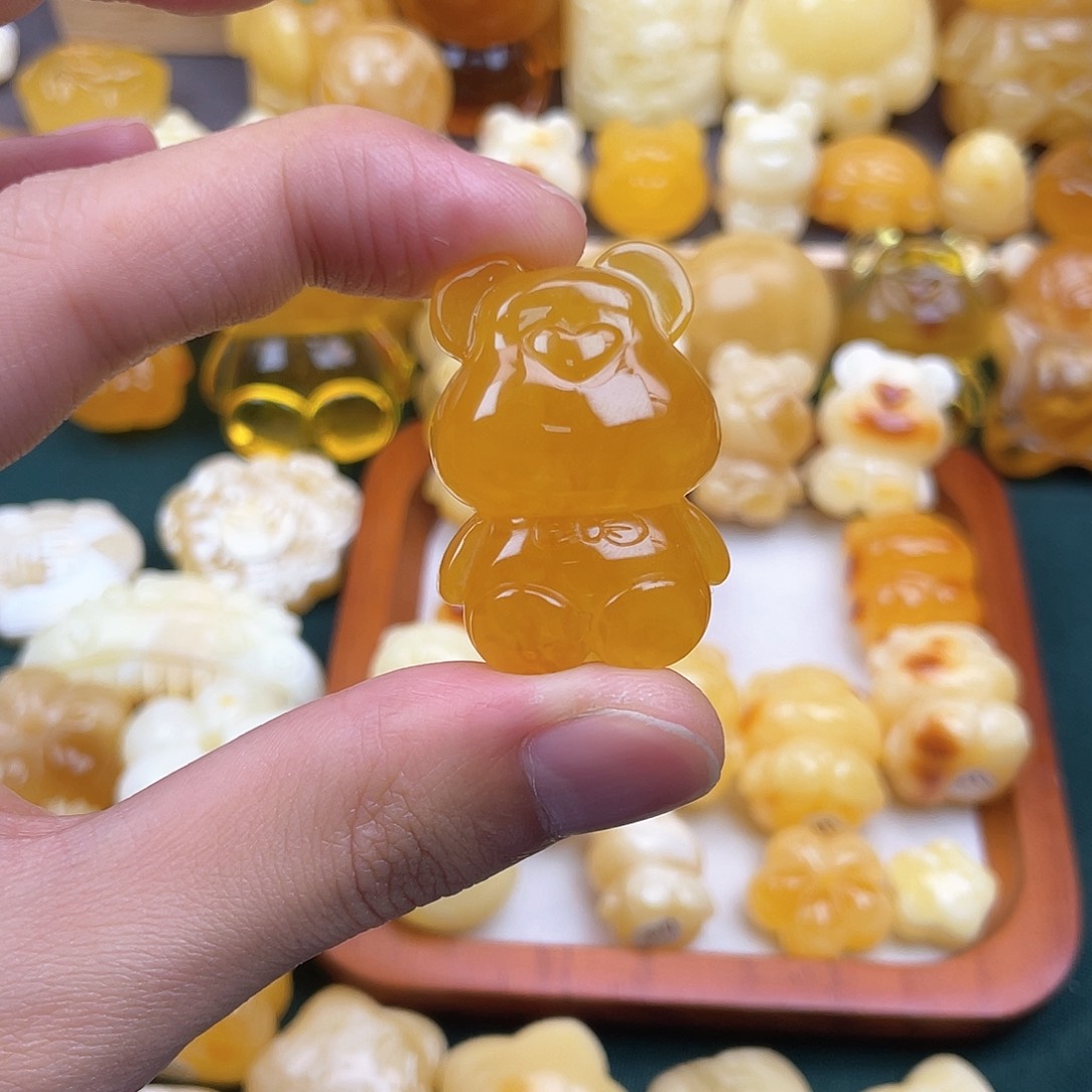 琥珀裸石未镶嵌蜜蜡