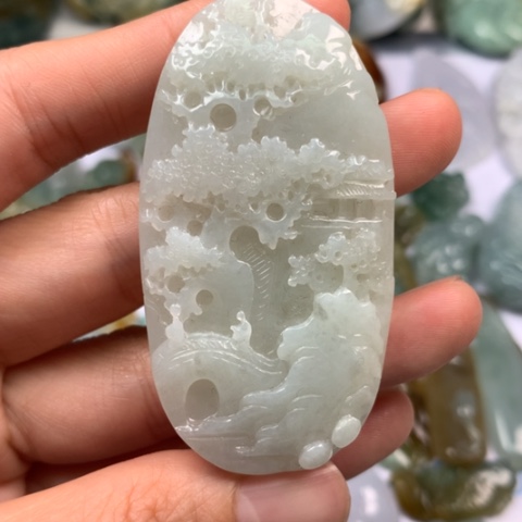 翡翠颈饰未镶嵌翡翠