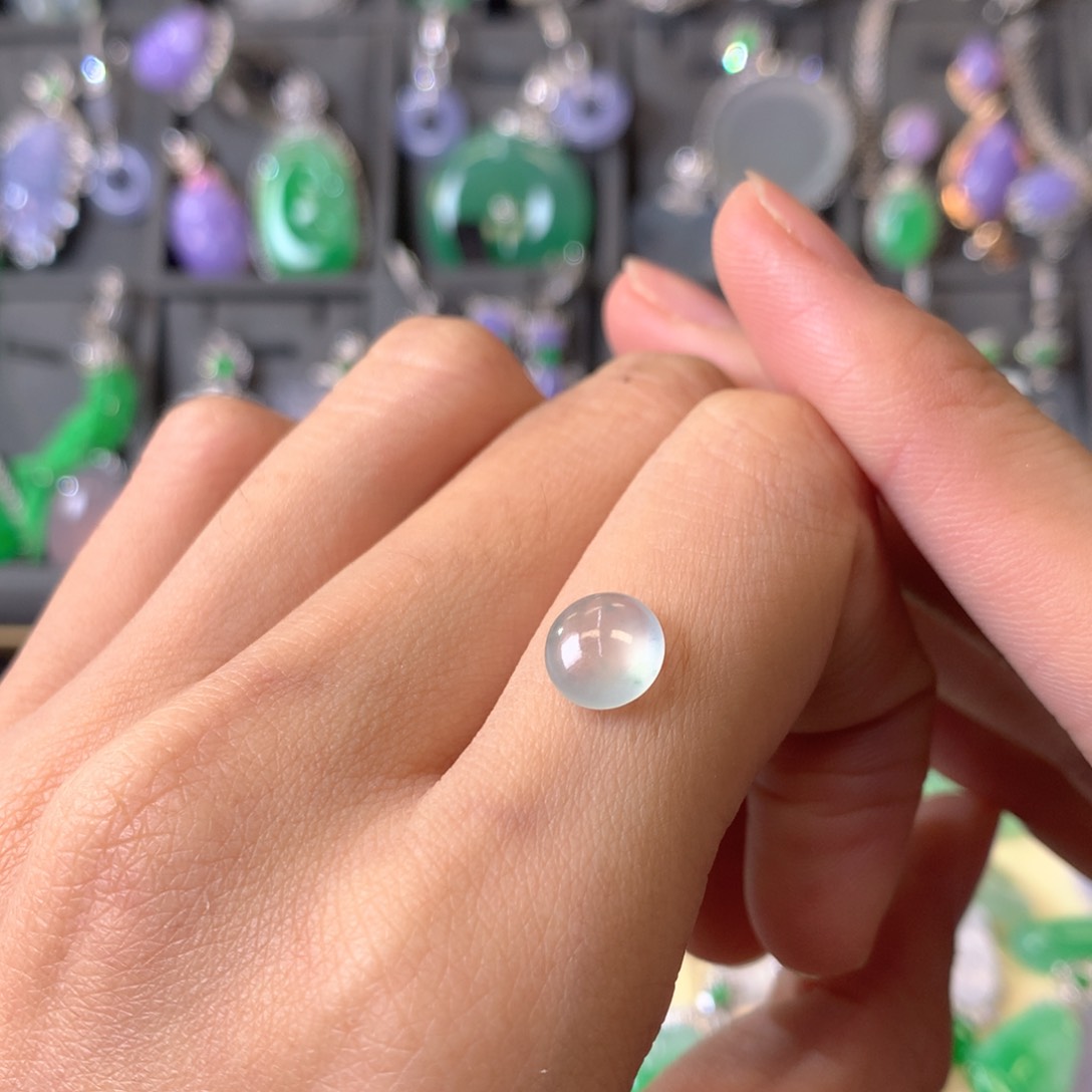 翡翠颈饰未镶嵌裸石