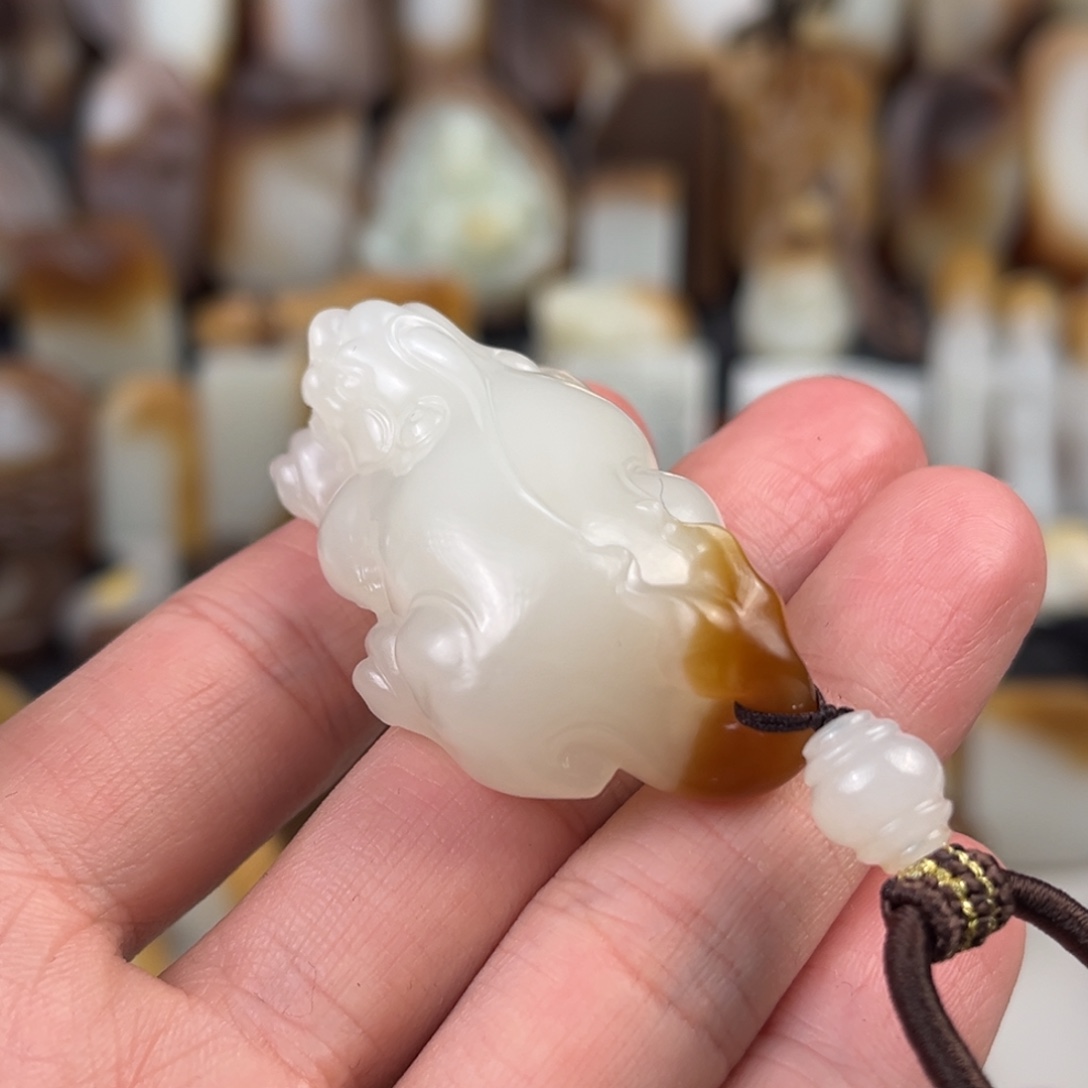 和田玉（糖玉）未镶嵌颈饰