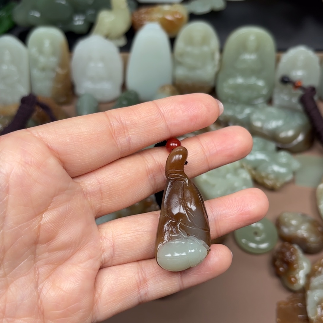 和田玉颈饰未镶嵌