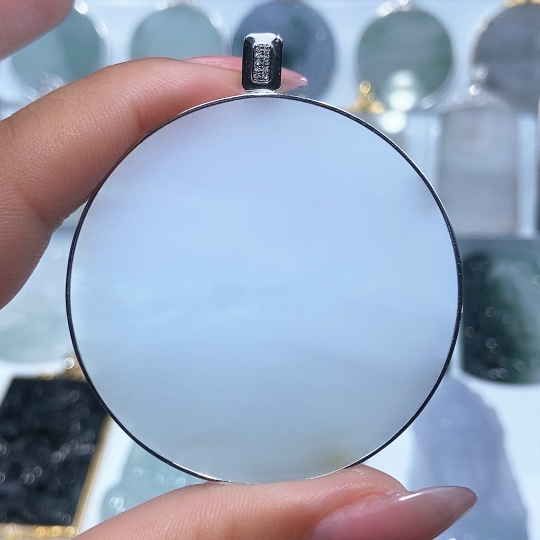 翡翠吊坠(不含链)18K金镶嵌