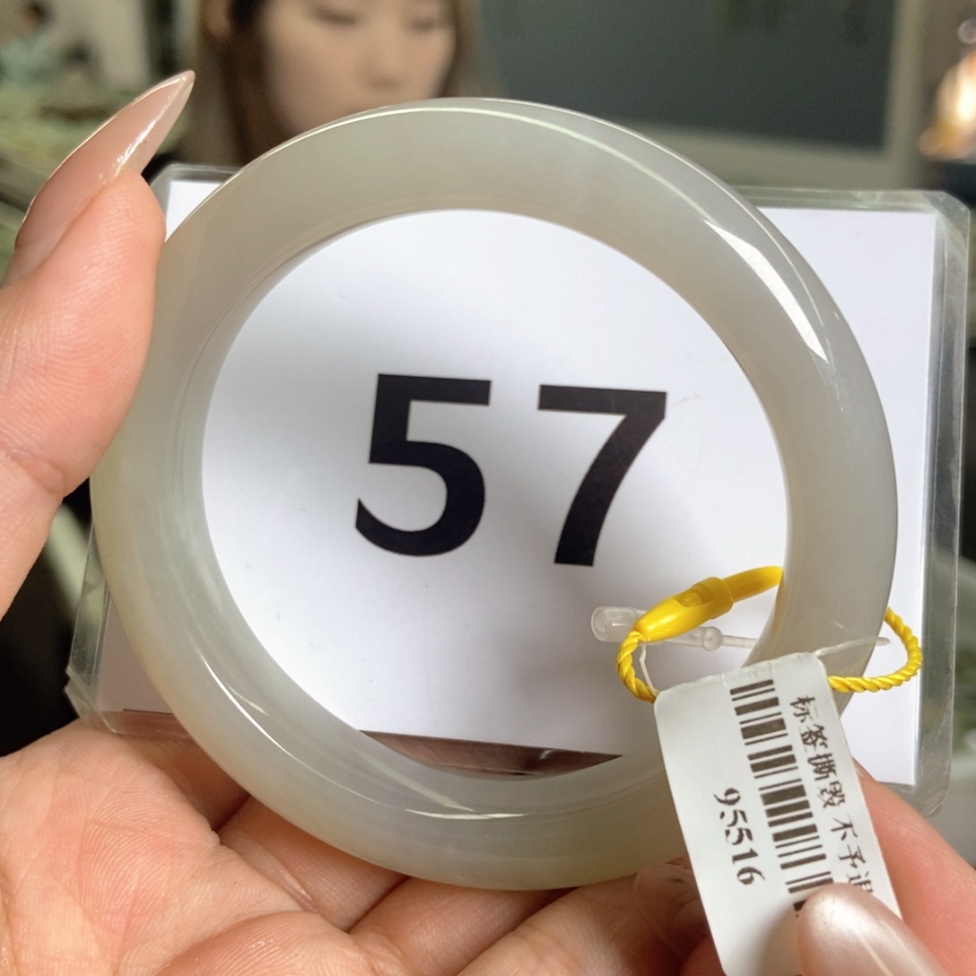 【闪购商品】未镶嵌手镯和田玉