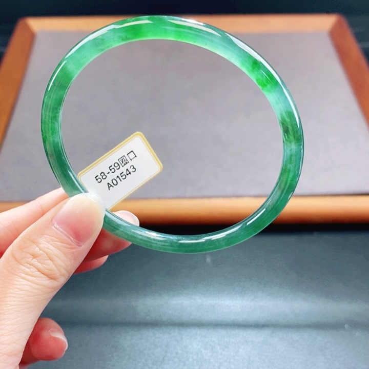 翡翠未镶嵌手镯翡翠手镯43