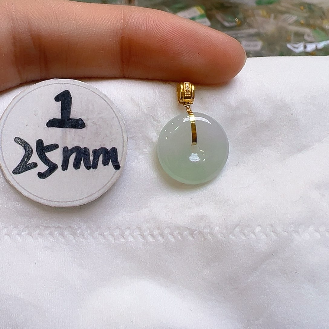 翡翠颈饰18K金镶嵌翡翠