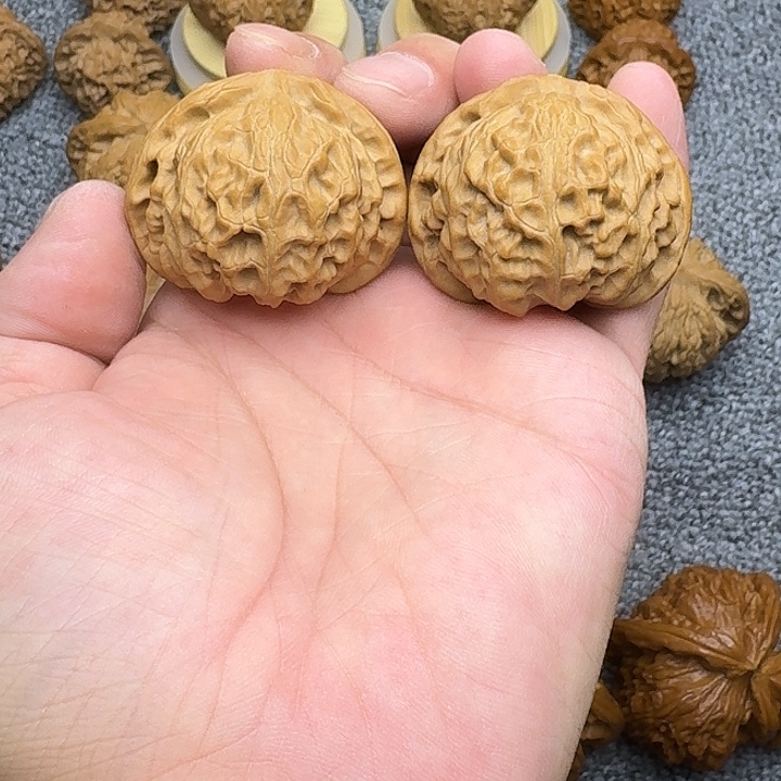 吊坠文玩核桃44尺，宫灯